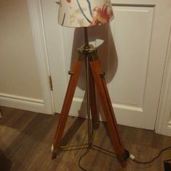 Tripod lamp