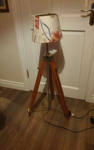 Tripod lamp