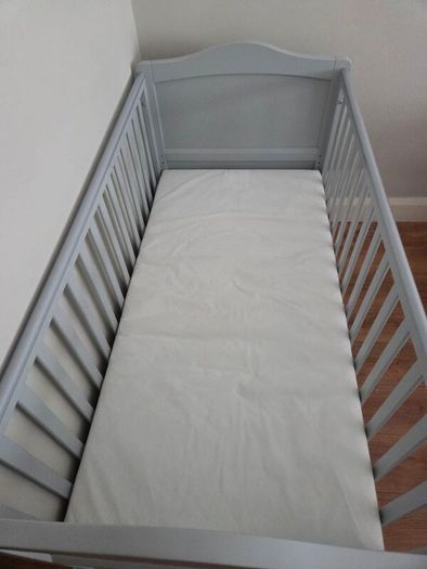 Nested toddler cot with mattress, barely used, good condition