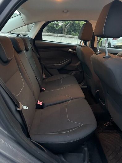 2015 Ford Focus Zetec 1.6L saloon