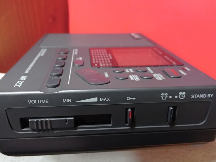 MATSUI WR220D FM/MW/13 Sw Meter Bands Synthesized Receiver + Case  1995