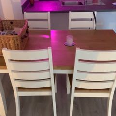 Table & chairs