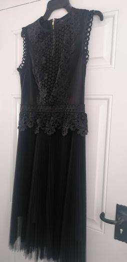 Stunning  Dress Ted baker size 2 uk 10. Beautiful dress for special occasions worn once