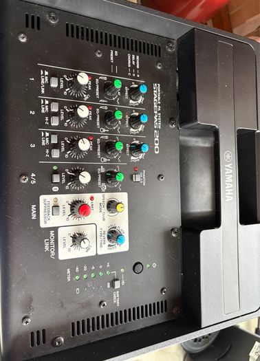 Yamaha Stagepas 200 BTR