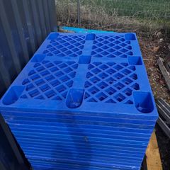 plastic pallets