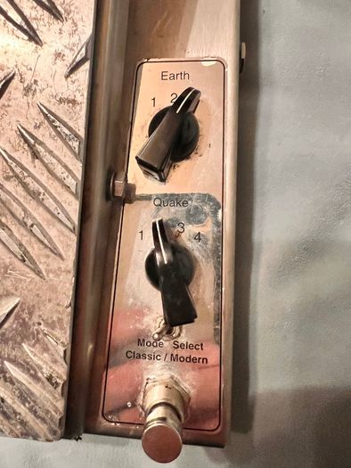 Silver Machine Earth Quake BASS Wah Wah