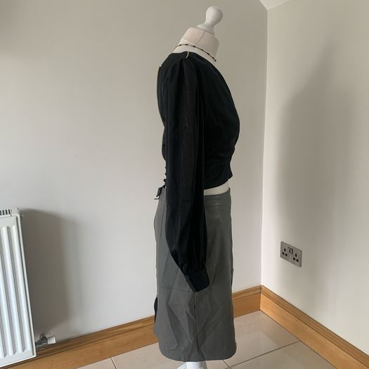 Grey skirt. Size L