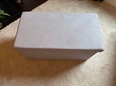 Cushioned storage box