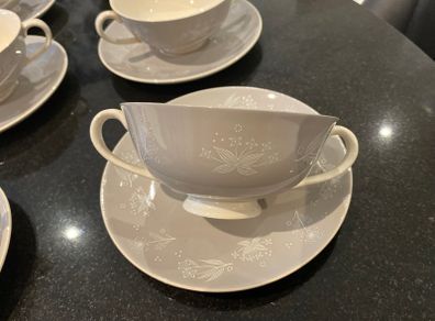 Royal Doulton 'bridal veil' set of six soup bowls and matching saucers