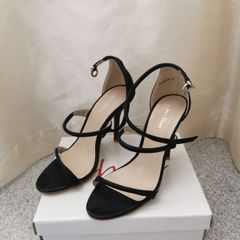 sandles size 3