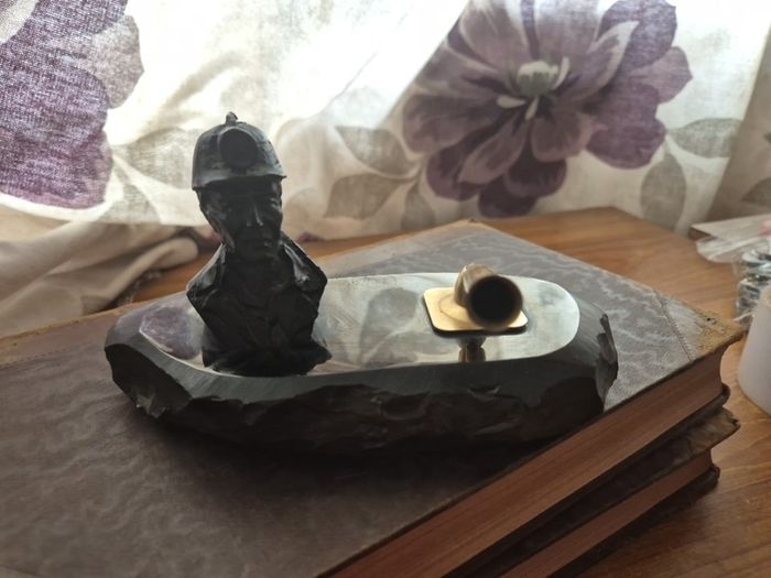 Unique find: Vintage Anthracite Coal/coal miner Brass Writing Pen Stand Desk