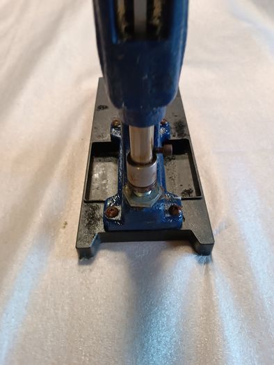 2x Manual Eyepress
