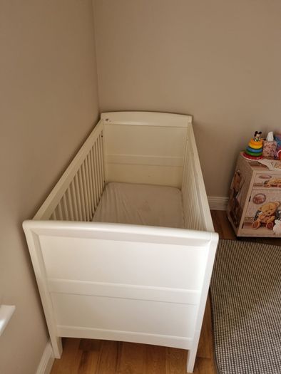 Cot bed