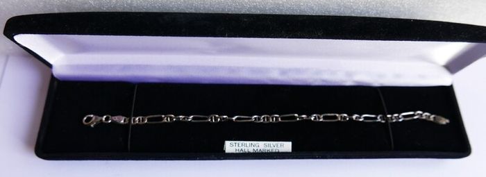 Vintage 925 Sterling Silver Figaro Link Chain Bracelet (in original box) length 7,5" - 5,2g