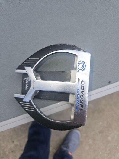 Golf putter