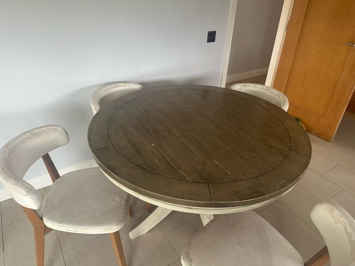 table and chairs