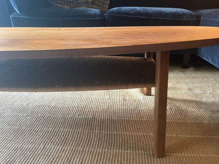 oval coffee table