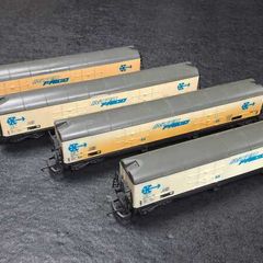 Set of four double-bogie HO scale Lima wagons