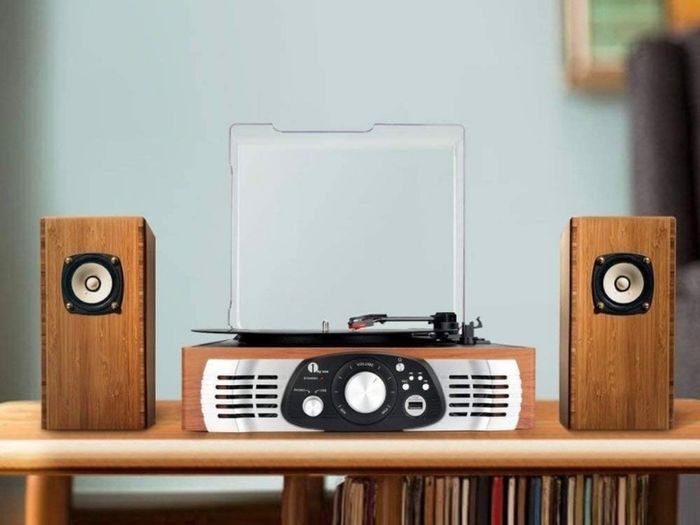 Belt-Drive 3-Speed Stereo Turntable with Built in Speakers, Supports Vinyl to MP3 Recording, USB MP3 Playback, and RCA Output, Natural Wood (FREE POSTAGE)