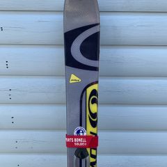 Must sell!! Salomon Skis, Alpine, and Poles - 170cm
