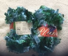 Elle plune yarn green and blue