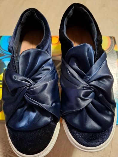 New shoes size 4