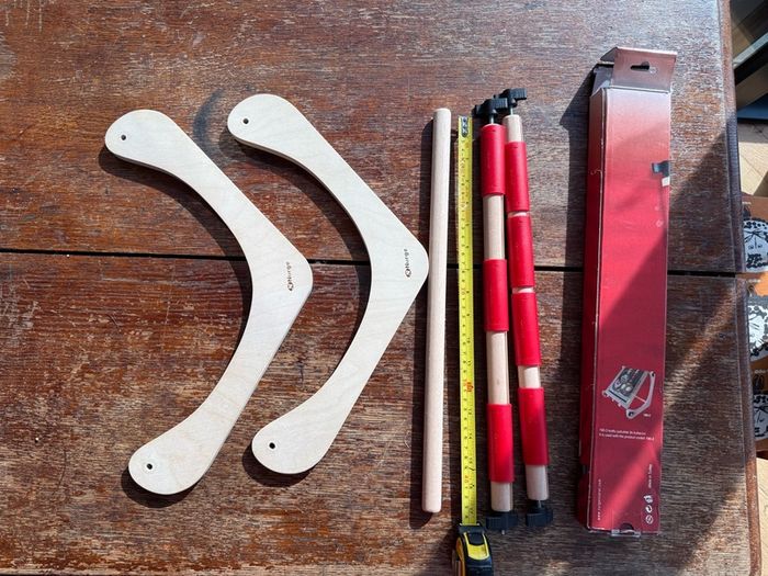 embroidery stand : wooden Nurge brand
