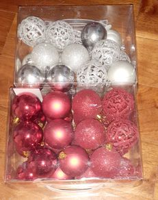 BNIB Christmas baubles (Red/Silver)