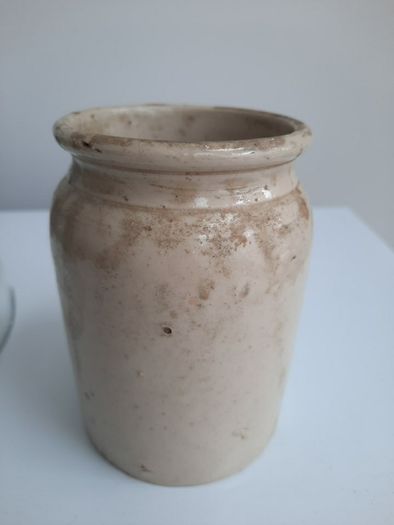 2 small vases