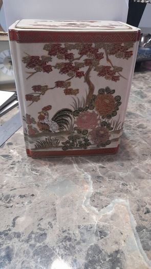L J ginger tin