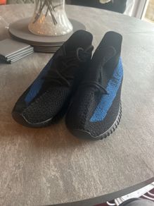 Yeezys size 6.5 never worn blue and black j