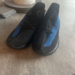 Yeezys size 6.5 never worn blue and black j