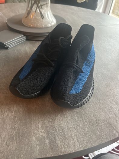 Yeezys size 6.5 never worn blue and black j