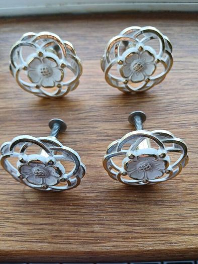 Door / Drawer knobs