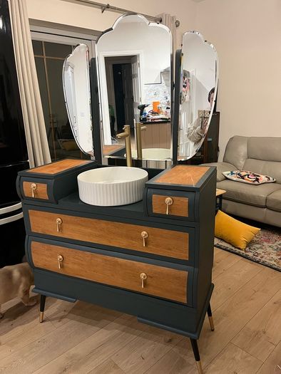 A Striking, Bespoke Bathroom Vanity