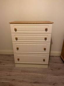 chest of drawers