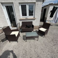garden table and chairs