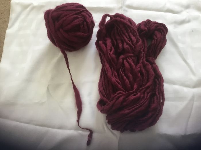 2 hanks of yarn red