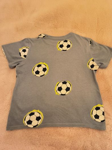 T-shirt size 6-7