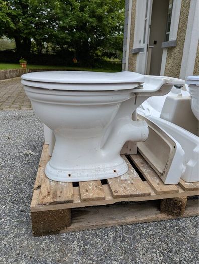 Porcelain Bathroom sets