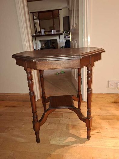 Vintage wooden side table - ideal upcycle project