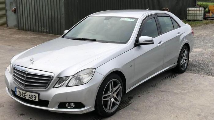 Mercedes E212, Braking