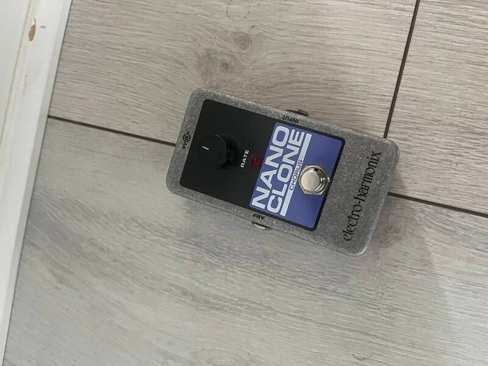 electro-harmonix nano clone