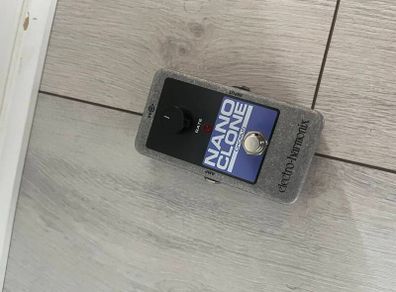 electro-harmonix nano clone