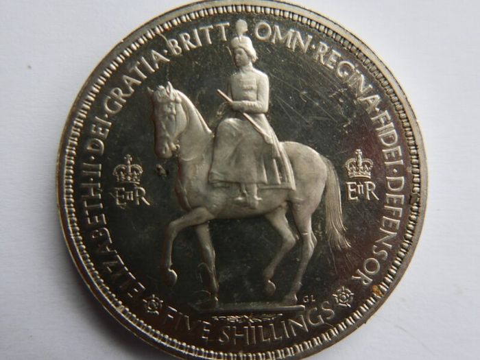 1953 Queen Elizabeth II Coronation Crown Royal Mint 5 Shilling Commemorative Coin