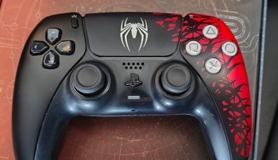 PlayStation Limited Edition Spiderman 2 Controller