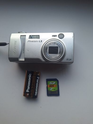 kyocera finecam l3 digital camera with batteries + 2gb card