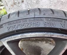 19" alloys Tyres