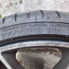19" alloys Tyres