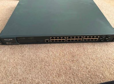 JetStream 24-Port Gigabit L2 Managed PoE+ Switch with 4 Combo SFP Slots